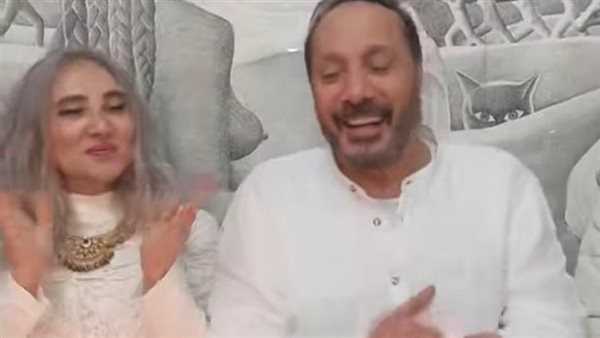 علي الحجار وزوجته