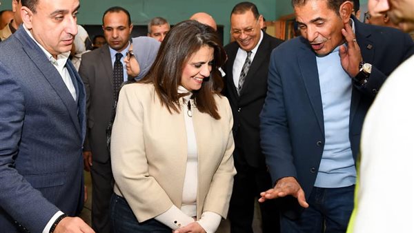 وزيرة الهجرة 