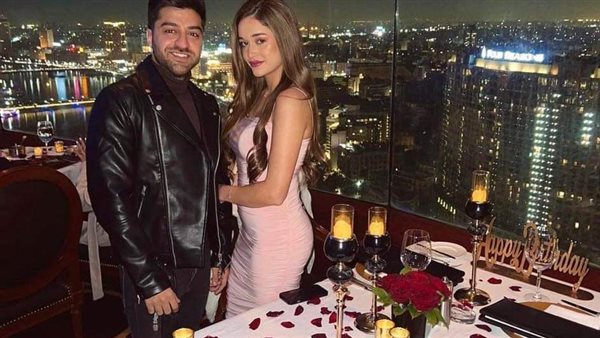 نور إيهاب وخطيبها