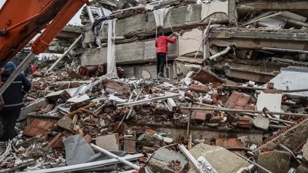 آثار الزلزال فى تركيا