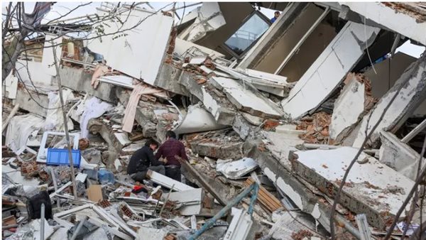 آثار زلزال 