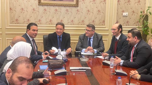 النائبة آيات 