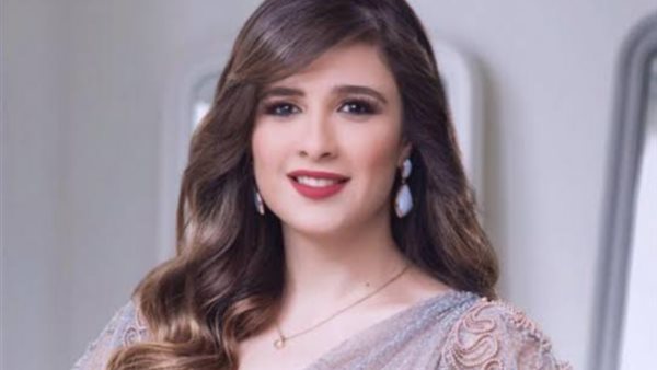 ياسمين عبد العزيز