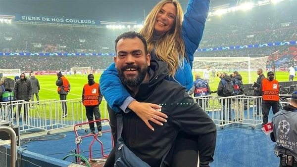 خالد عليش وزوجته