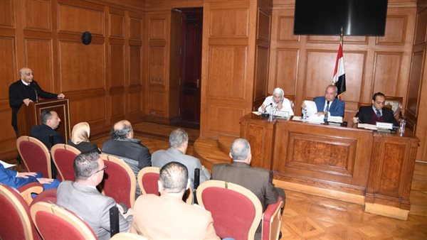 لجنة الإسكان والإدارة