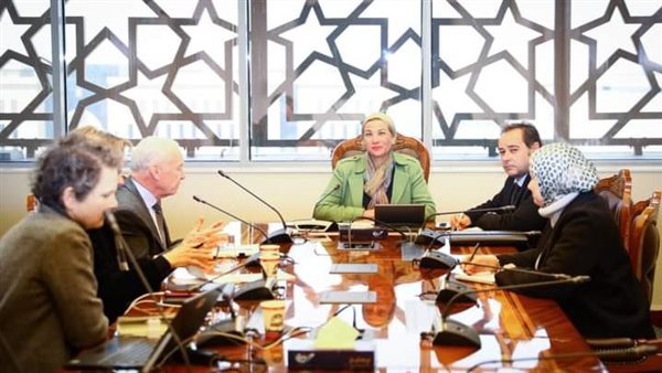 وزيرة البيئة 