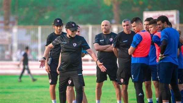 فيريرا مع لاعبي الزمالك