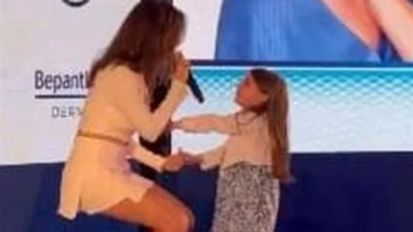 نانسي عجرم وابنتها