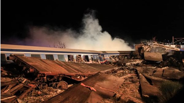  تصادم قطارين فى