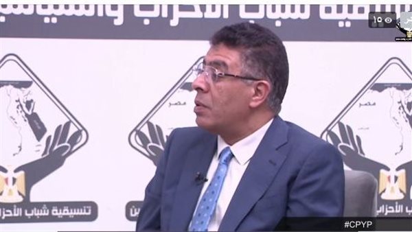 الكاتب الصحفي عماد