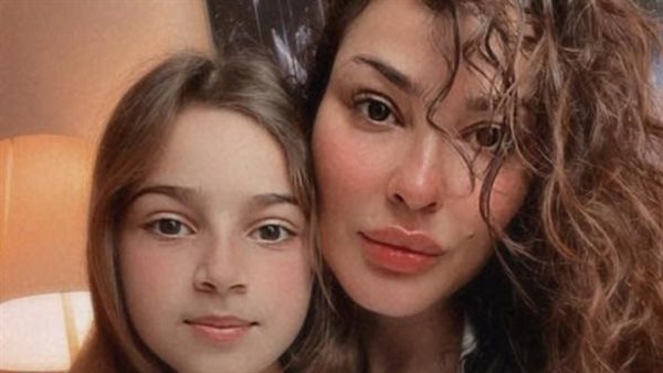 نادين نسيب وابنتها