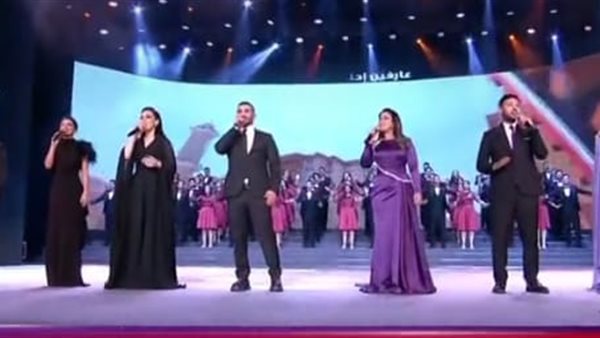 نجوم الفن في يوم