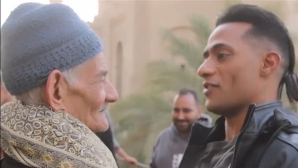 محمد رمضان وأحد جمهوره