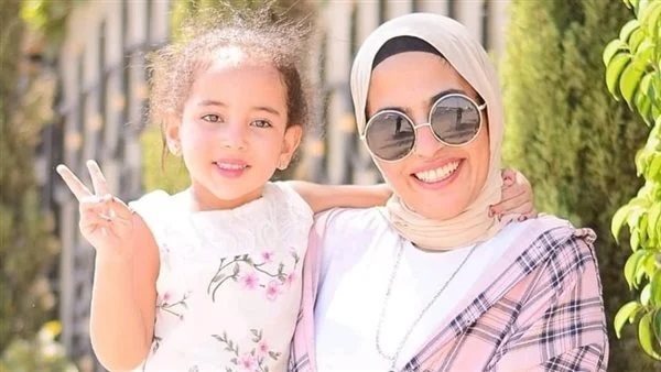 شيماء وطفلتها