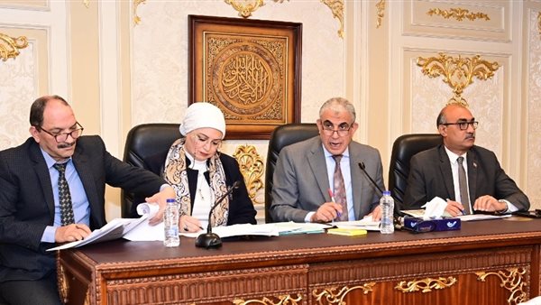 لجنة القوى العاملة