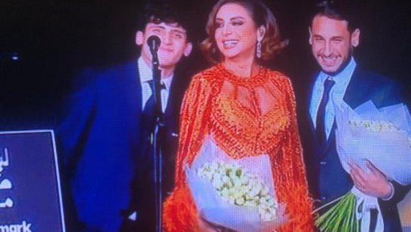 أنغام وأبنائها _