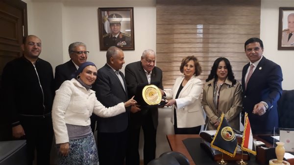 حماة الوطن يكرم الدكتورة