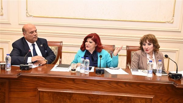 لجنة السياحة بمجلس