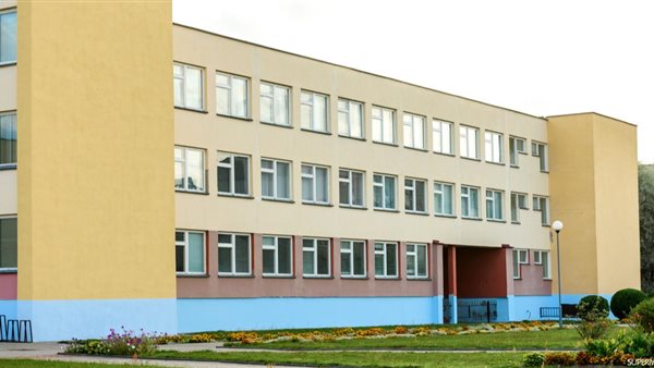 إحدى المدارس الثانوية