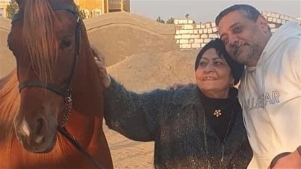 تامر فرج ووالدته