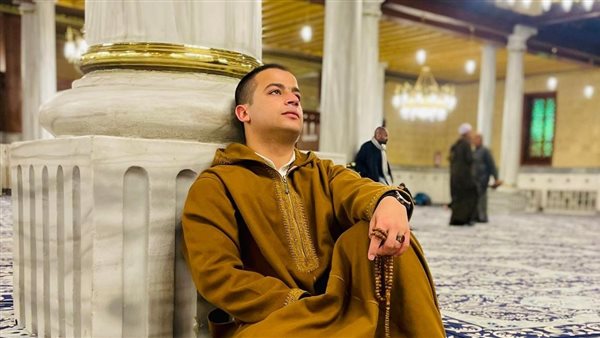 المنشد الديني عمر