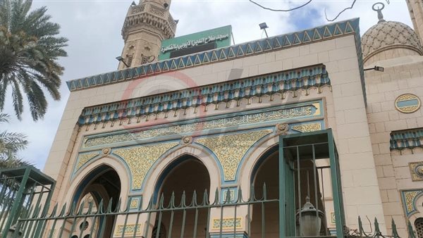 استعدادات جنازة والدة