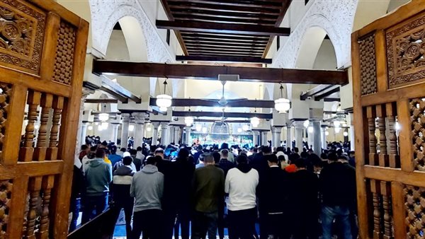 صلاة التراويح بالجامع