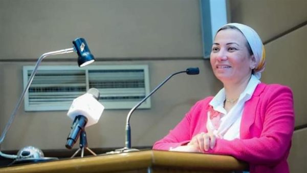 وزيرة البيئة 