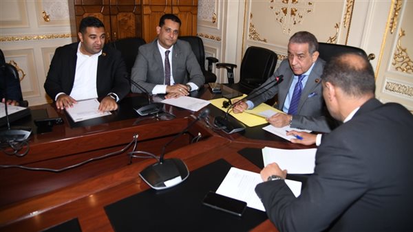  لجنة الصناعة بمجلس