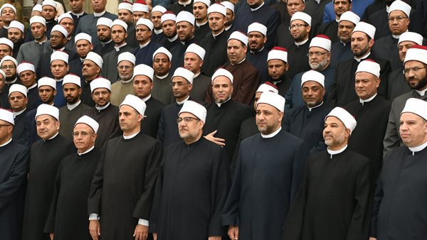 وزير الأوقاف مع أئمة