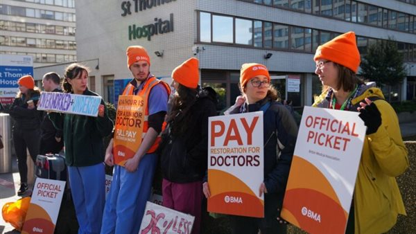 أطباء يحتاجون فى