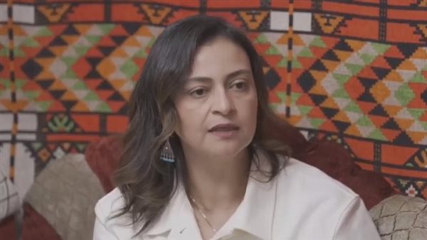 الكاتبة علا الشافعي