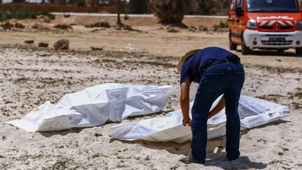 جثث مهاجرين قبالة