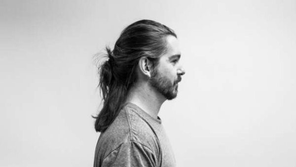 حكم اطالة الرجال