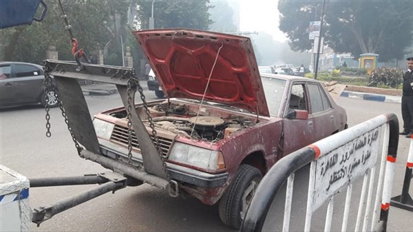 سيارات متهالكة