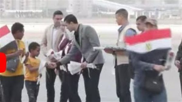 وصول المصريون العائدون