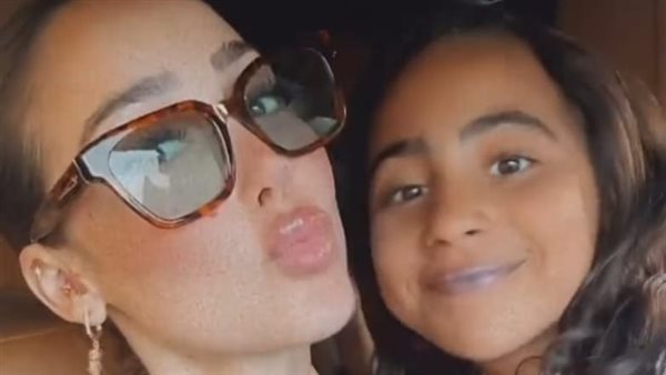 بسمة بوسيل وابنتها