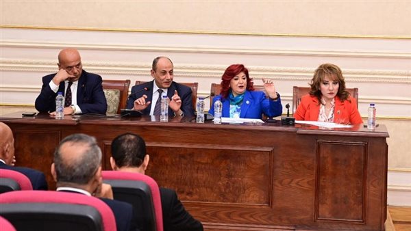 لجنة السياحة بمجلس