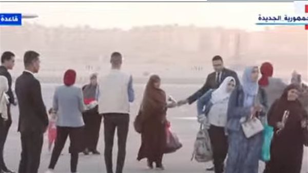  المصريين العائدين