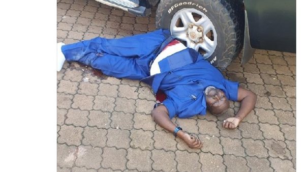 الوزير الأوغندي تشارلز