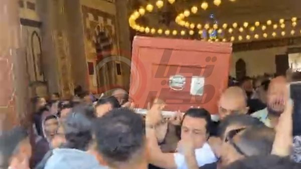 نعش الفنان مصطفى