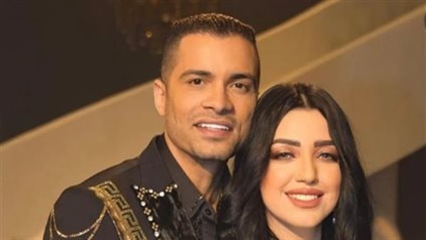 حسن شاكوش وزوجته