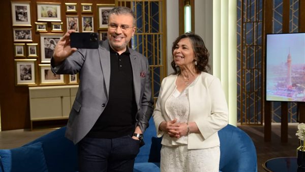 لبنى ونس مع عمرو