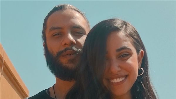 آية سماحة وزوجها