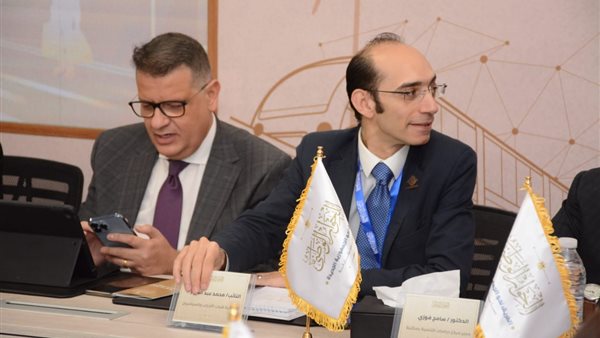 النائب محمد عبدالعزيز