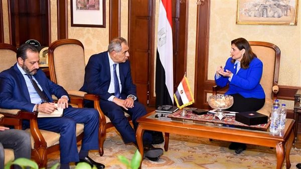 وزيرة الهجرة 