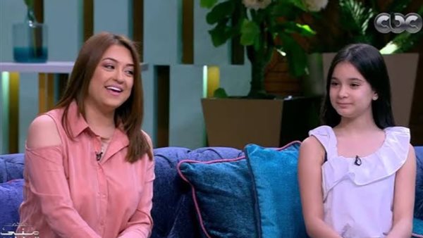 مروة عبد المنعم وابنتها