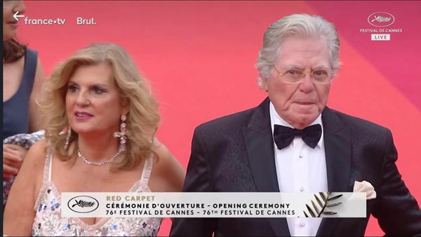 حسين فهمي وزوجته