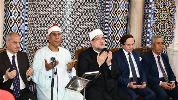 وزير الأوقاف يشهد