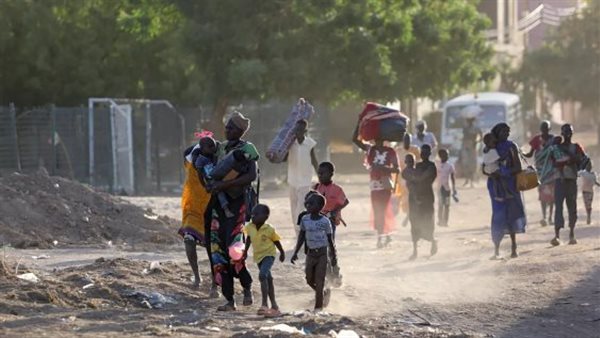 سودانيون يفرون من